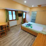 Zoeld Sziget Apartmanhaz * Gyenesdias