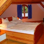 Zoeld Sziget Apartmanhaz *