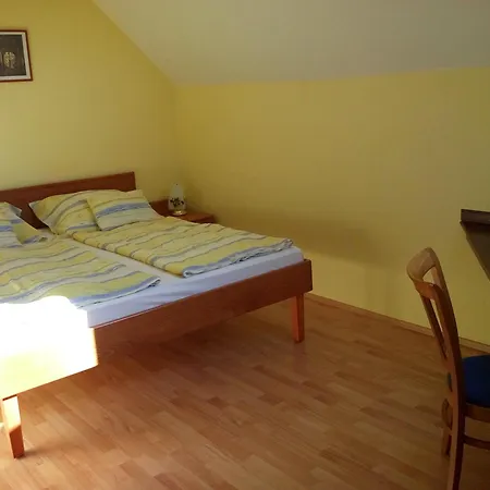 Zoeld Sziget Apartmanhaz * Gyenesdiás