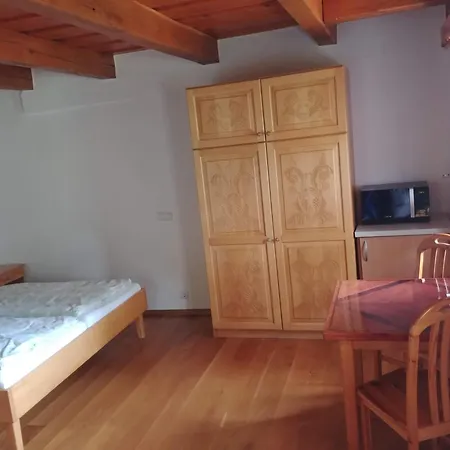 Zoeld Sziget Apartmanhaz * Денешдиаш