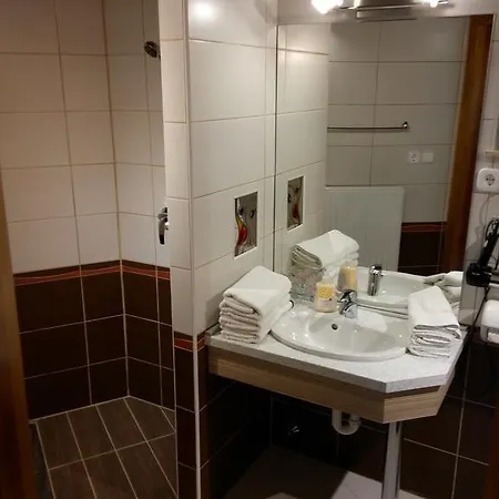 Zoeld Sziget Apartmanhaz Денешдиаш