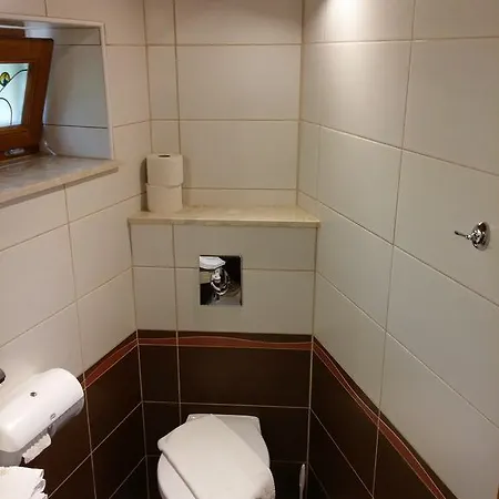 Zoeld Sziget Apartmanhaz * Денешдиаш