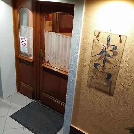 Zoeld Sziget Apartmanhaz Денешдиаш