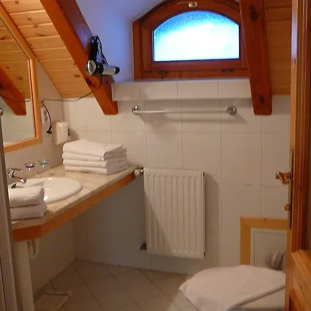 Zoeld Sziget Apartmanhaz Апартаменты Денешдиаш