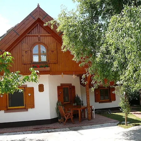 Апартаменты Zoeld Sziget Apartmanhaz