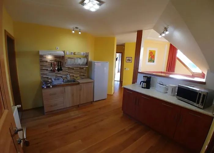 Zoeld Sziget Apartmanhaz * 기에네스디아스
