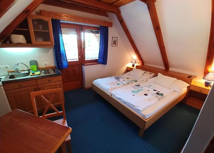 Zoeld Sziget Apartmanhaz 아파트