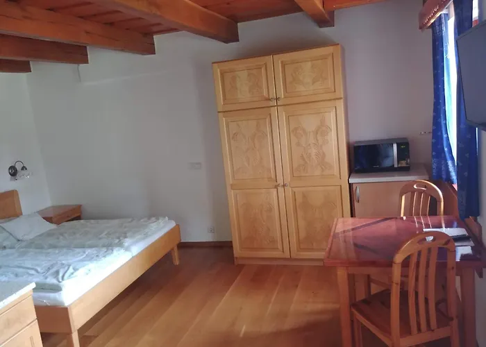 Zoeld Sziget Apartmanhaz * 기에네스디아스