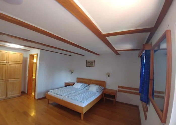 Zoeld Sziget Apartmanhaz 아파트