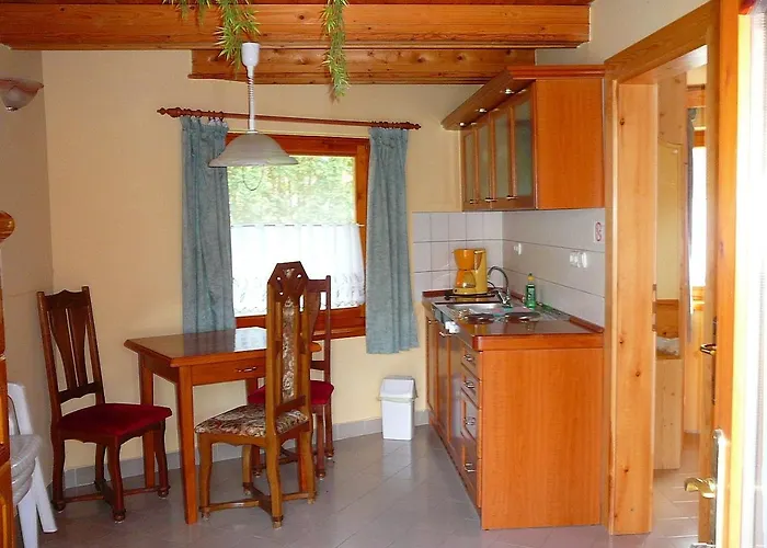 绿岛公寓 * 根尼斯迪亚斯