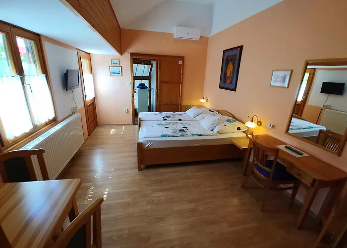 아파트 Zoeld Sziget Apartmanhaz 기에네스디아스
