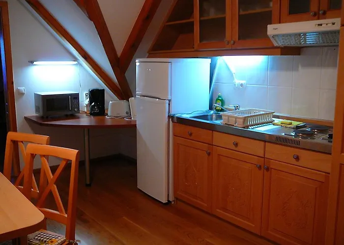Zoeld Sziget Apartmanhaz 아파트