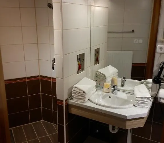 Zoeld Sziget Apartmanhaz 기에네스디아스