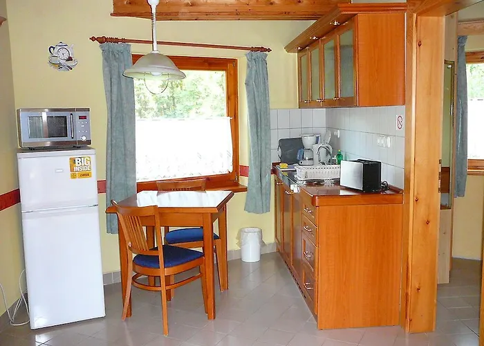 Zoeld Sziget Apartmanhaz * 기에네스디아스