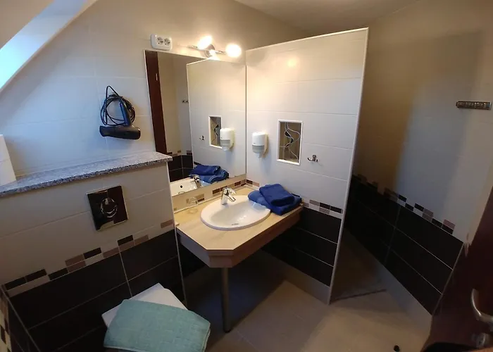아파트 Zoeld Sziget Apartmanhaz 기에네스디아스